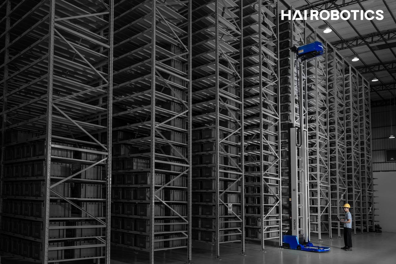 HAIPICK A42T Telescopic Lift ACR in a warehouse