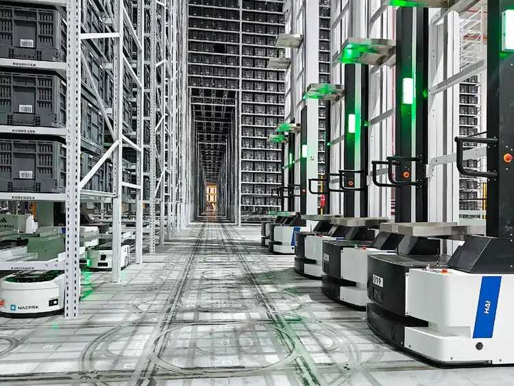 Hai Robotics and Maersk Redefine Fashion Fulfilment with High-Density Robotics at 10-Metre Scale in Singapore