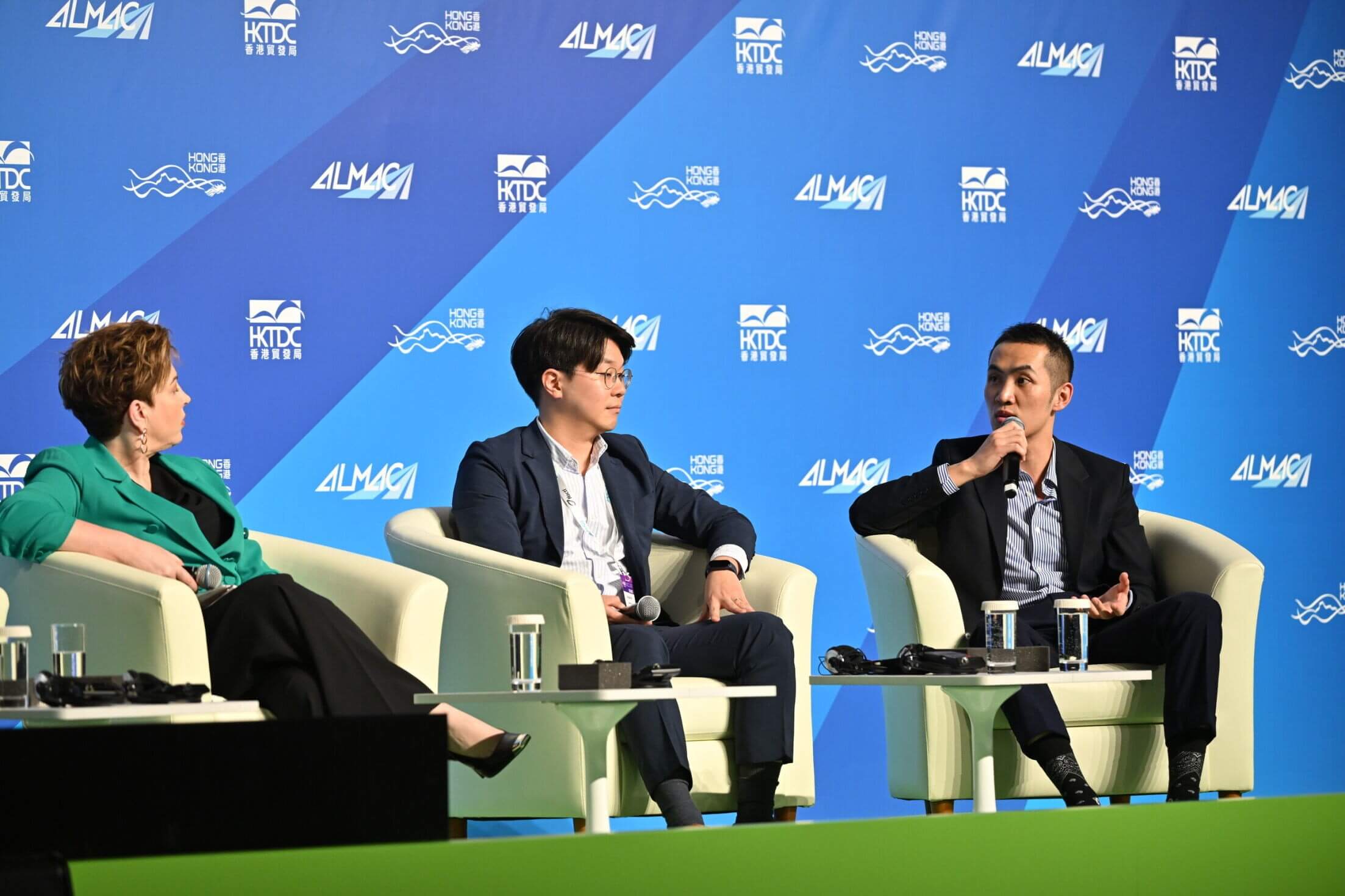 Natan Zeng at panel discussion