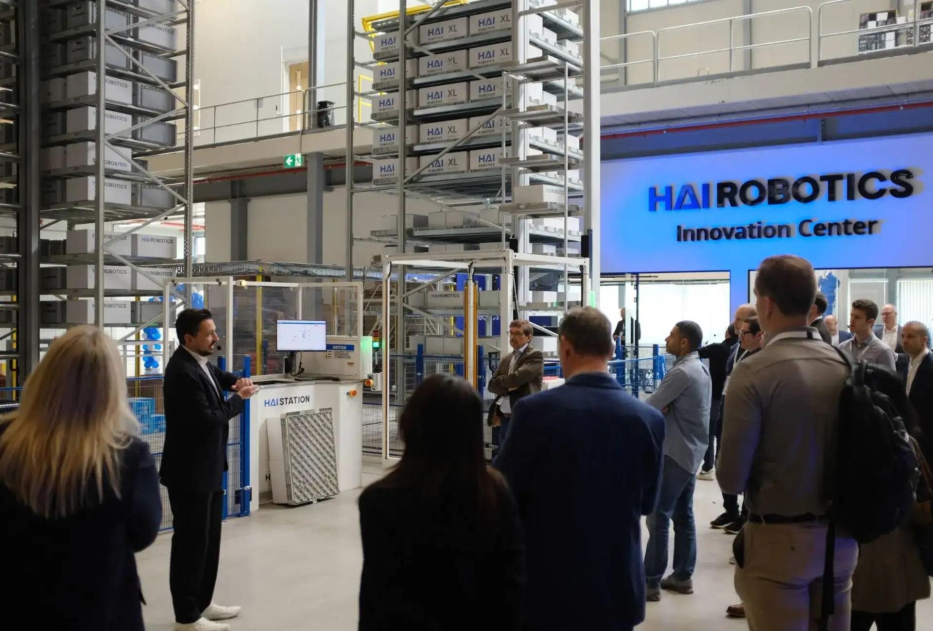 Hai Robotics showroom