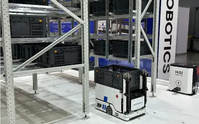 การแสดงสินค้า HaiPick Climb รุ่นใหม่ของ HAI ROBOTICS ในงาน Thailand Manufacturing Expo 2026